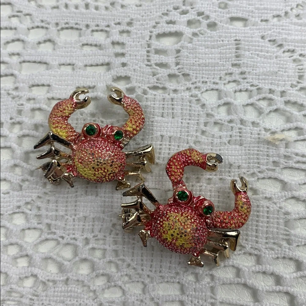 Vintage Colorful Crab pins brooches Pink Gold Mobile arms Green Eyes